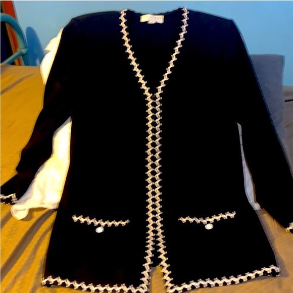 ST. JOHN Knit Jacket/Blazer Black & Ivory zig zag lining. Sz Medium. VGUC! - Picture 2 of 4